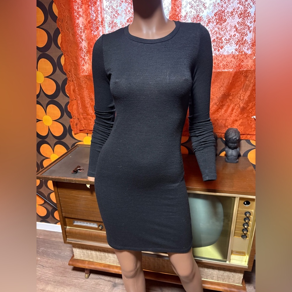 Wilfred Confortable Black Bodycon Dress With Cut-Out Back!